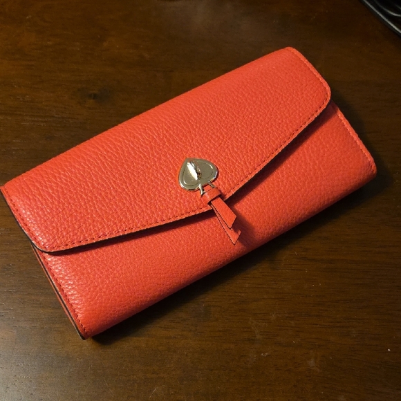 Nwt Kate Spade Salmon Pink Wallet With Gold Closure Fits Cellphone 📱 - Picture 1 of 9
